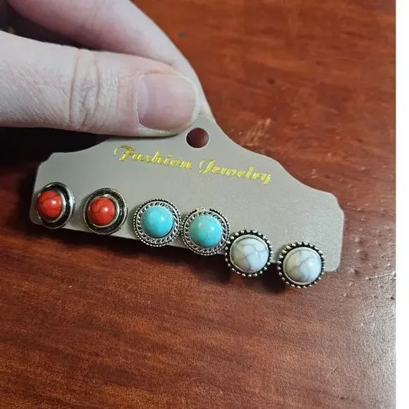 Western-Style Faux Turquoise Red Coral & White Magnesite Stud Earrings - Picture 5 of 10